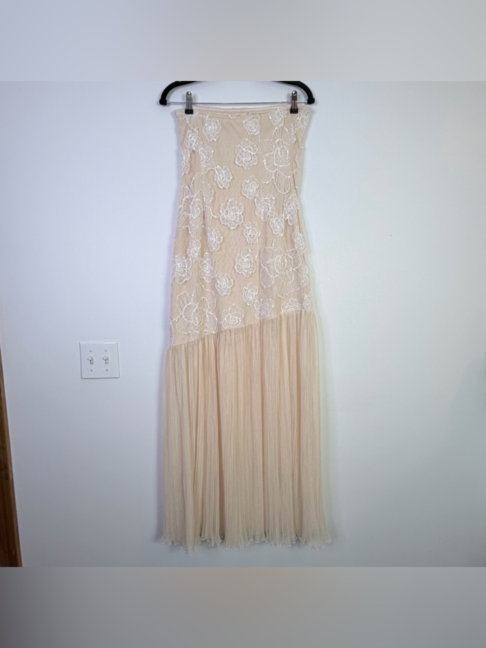 12th Tribe | Daylight Blush Embroidered Maxi Dress M NWT - Picture 9 of 13